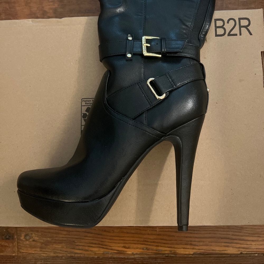 G By Guess Womens High Heel Boots, Botas a la moda Destynn para mujer, con punta